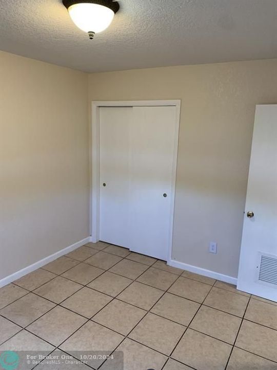 For Rent: $2,100 (2 beds, 1 baths, 648 Square Feet)