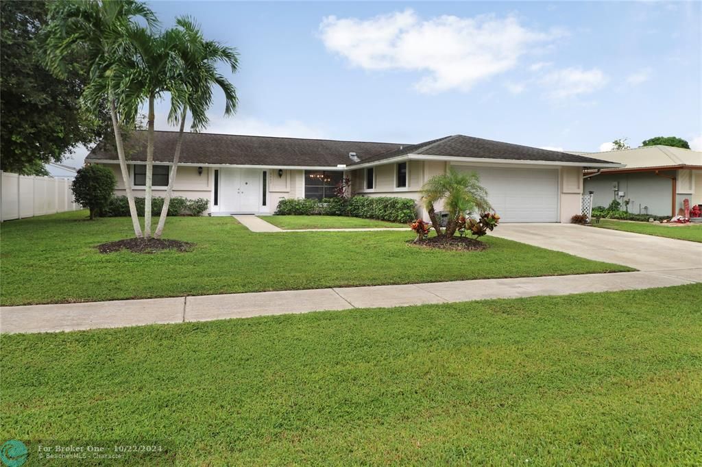 For Sale: $560,000 (3 beds, 2 baths, 1640 Square Feet)