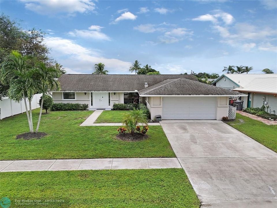 For Sale: $560,000 (3 beds, 2 baths, 1640 Square Feet)