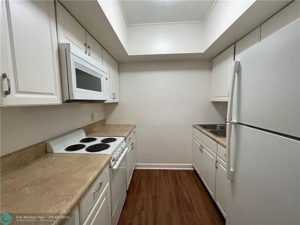 For Rent: $1,500 (1 beds, 1 baths, 600 Square Feet)