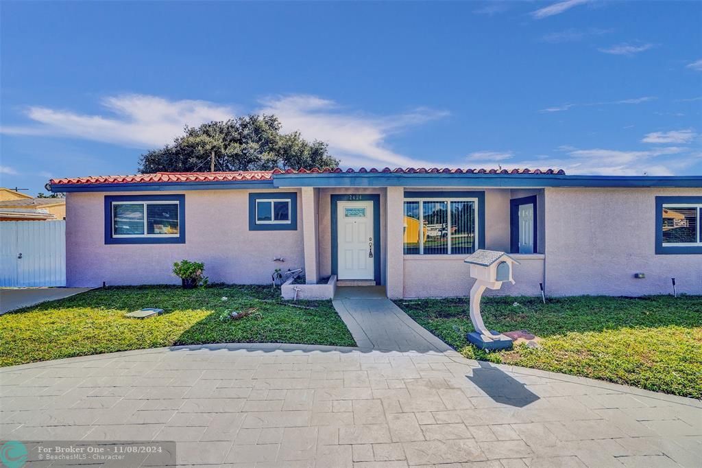 For Sale: $599,900 (4 beds, 2 baths, 1798 Square Feet)