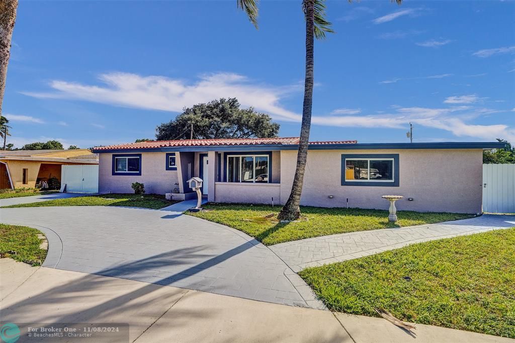 For Sale: $599,900 (4 beds, 2 baths, 1798 Square Feet)