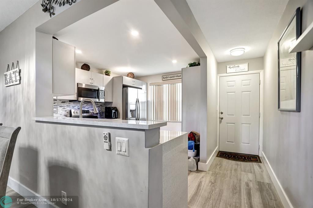 For Sale: $220,000 (2 beds, 2 baths, 1161 Square Feet)