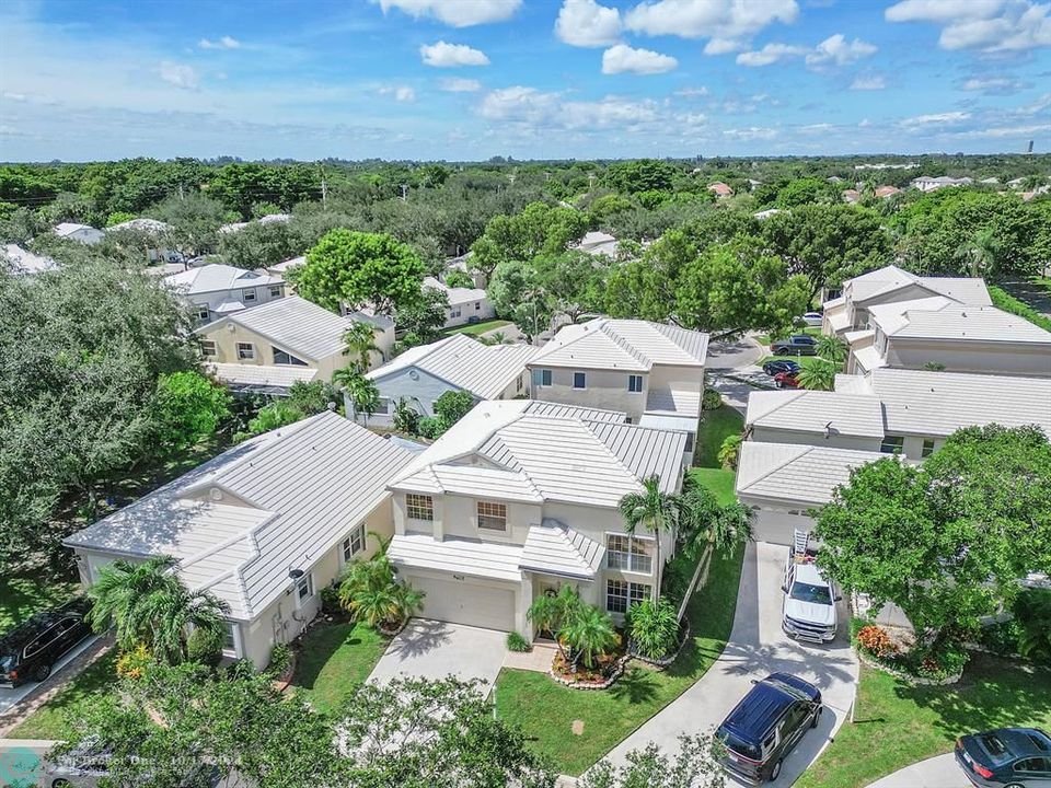 For Sale: $620,000 (4 beds, 2 baths, 1956 Square Feet)