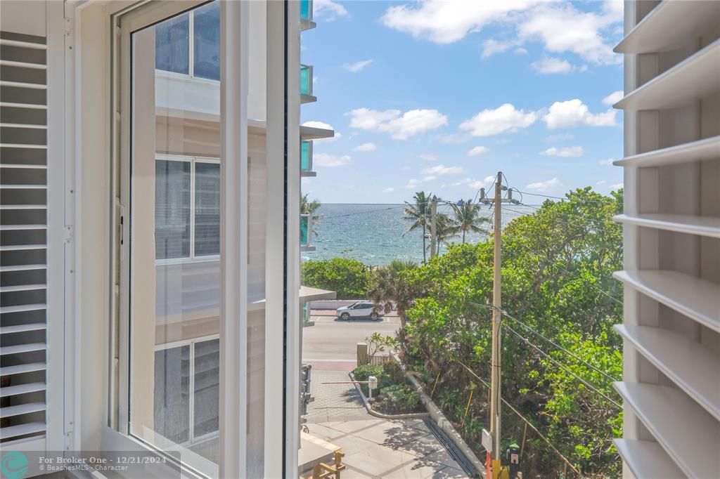 For Sale: $799,000 (2 beds, 2 baths, 1700 Square Feet)