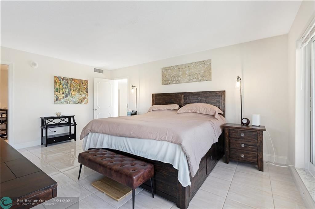 For Sale: $799,000 (2 beds, 2 baths, 1700 Square Feet)