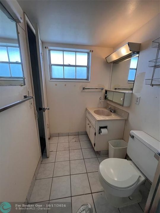 Active With Contract: $100,000 (1 beds, 1 baths, 760 Square Feet)