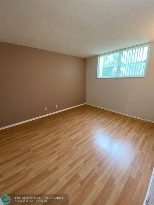 For Rent: $1,800 (1 beds, 1 baths, 645 Square Feet)