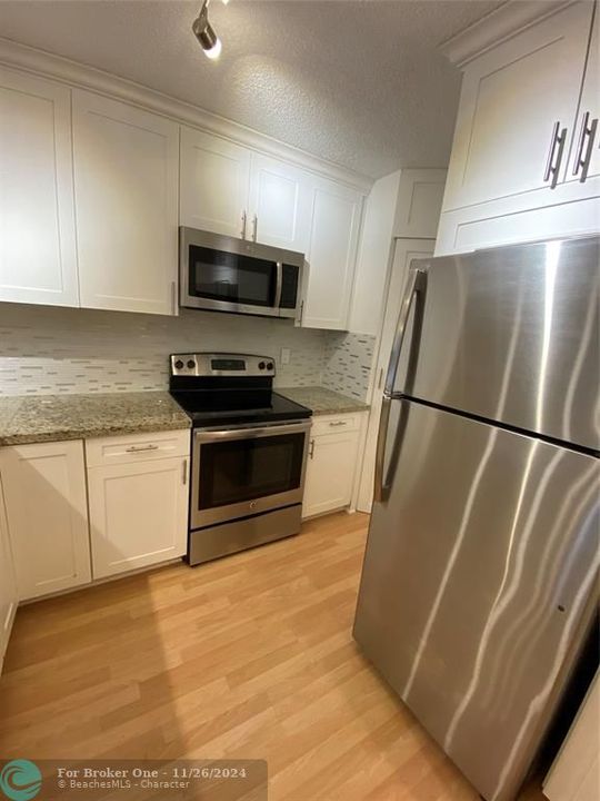 For Rent: $1,800 (1 beds, 1 baths, 645 Square Feet)