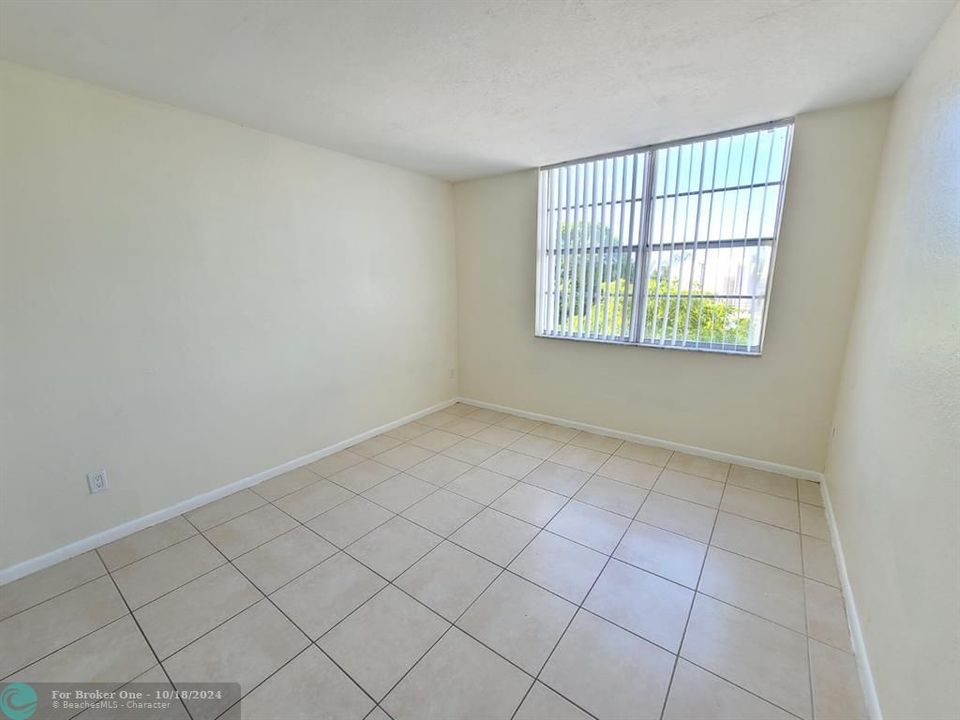 For Rent: $2,000 (2 beds, 2 baths, 1175 Square Feet)