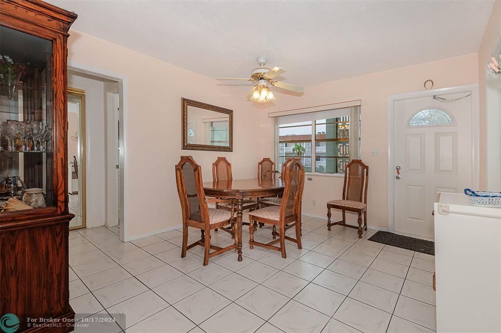 For Sale: $118,000 (2 beds, 2 baths, 930 Square Feet)