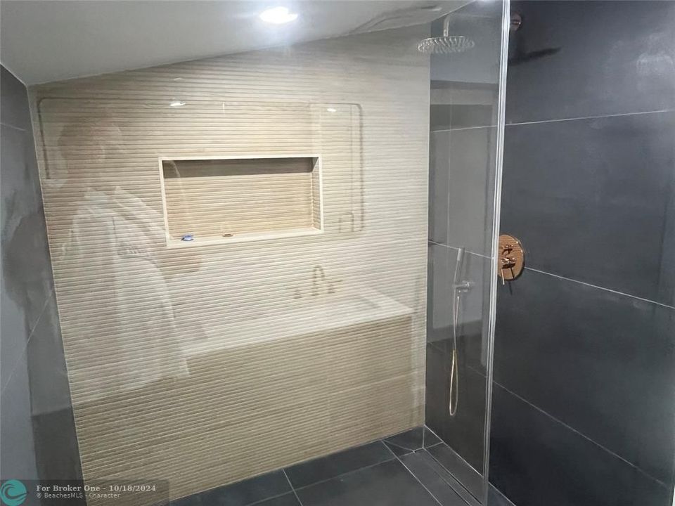 В аренду: $4,350 (4 спален, 2 ванн, 1700 Квадратных фут)