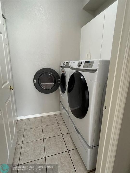 For Rent: $3,000 (2 beds, 2 baths, 1320 Square Feet)