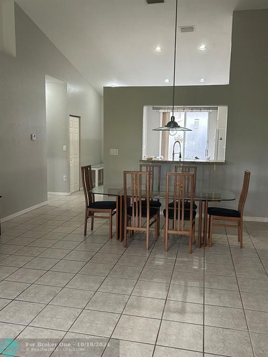 For Rent: $3,000 (2 beds, 2 baths, 1320 Square Feet)