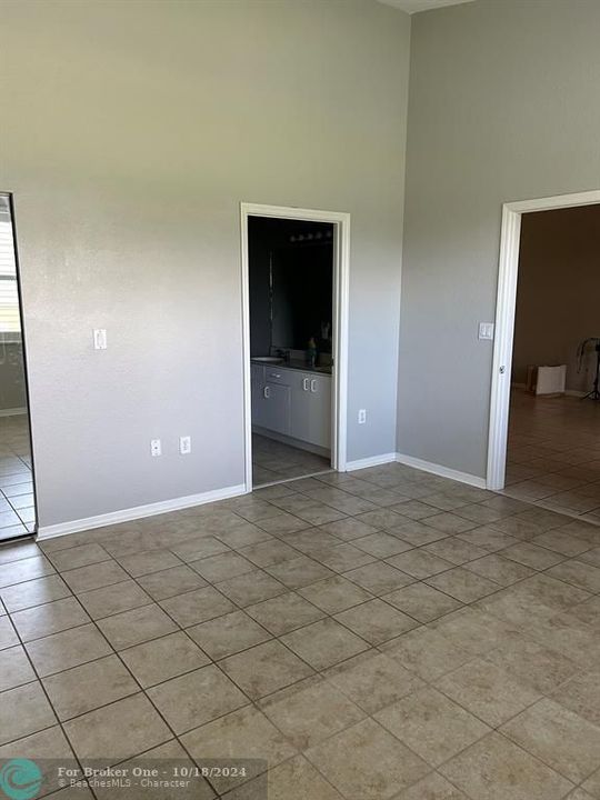 For Rent: $3,000 (2 beds, 2 baths, 1320 Square Feet)