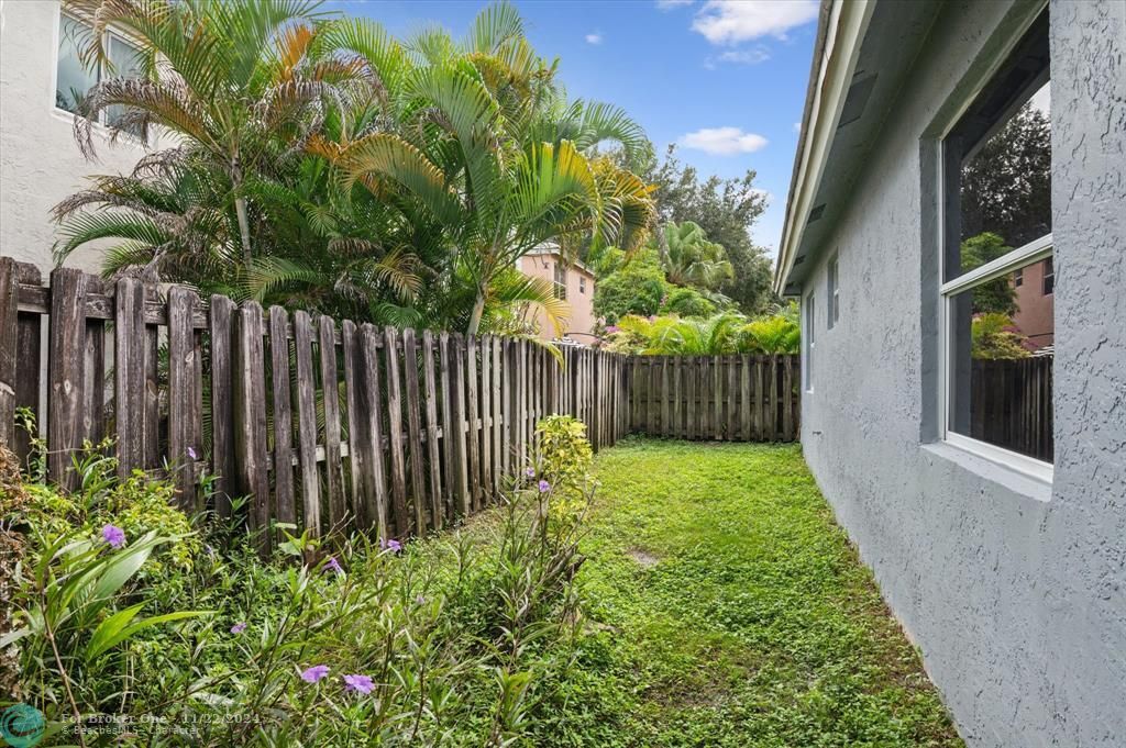 For Sale: $499,000 (3 beds, 2 baths, 1376 Square Feet)