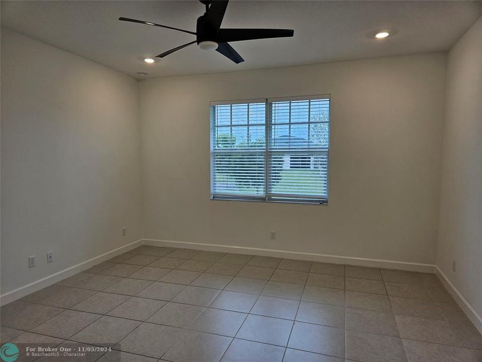 For Rent: $3,500 (3 beds, 2 baths, 1952 Square Feet)