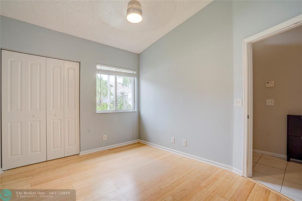 For Sale: $429,000 (2 beds, 2 baths, 1404 Square Feet)