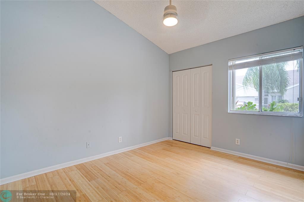 For Sale: $429,000 (2 beds, 2 baths, 1404 Square Feet)