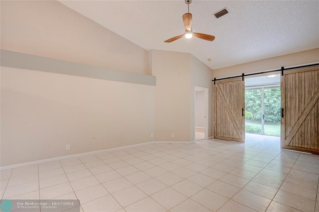 For Sale: $429,000 (2 beds, 2 baths, 1404 Square Feet)