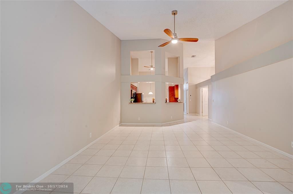 For Sale: $429,000 (2 beds, 2 baths, 1404 Square Feet)