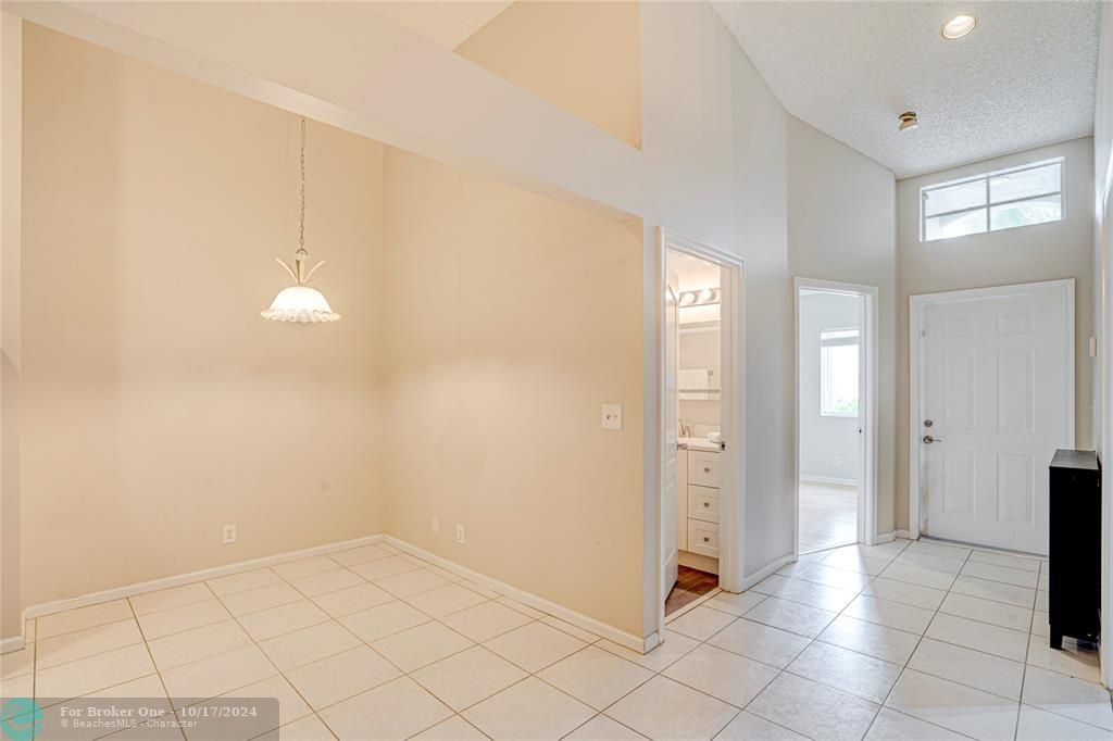 For Sale: $429,000 (2 beds, 2 baths, 1404 Square Feet)