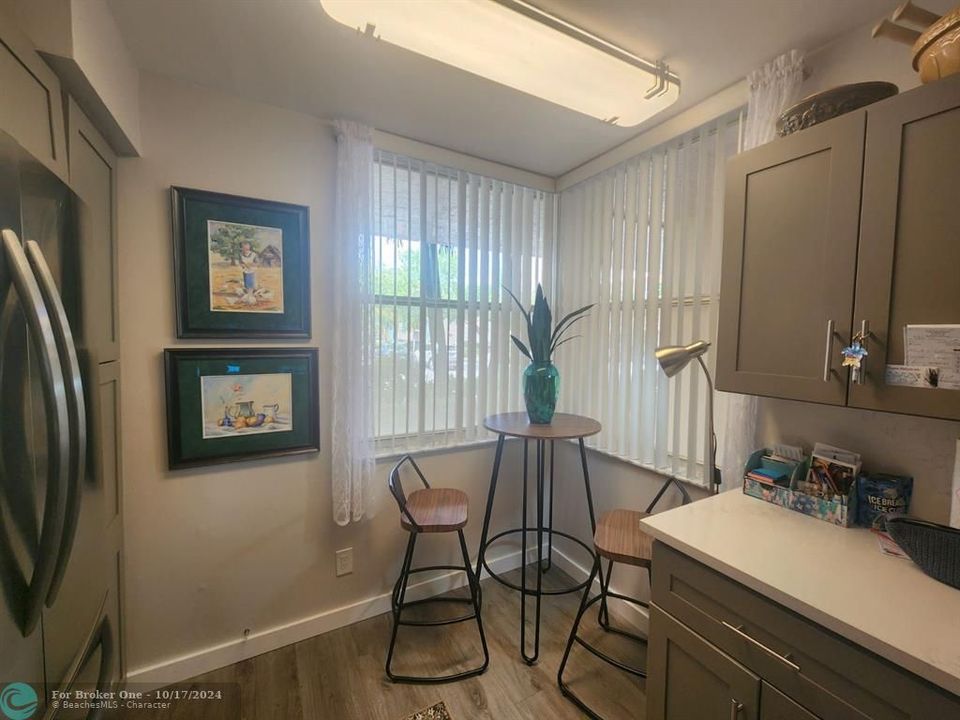 For Sale: $229,000 (2 beds, 2 baths, 1130 Square Feet)