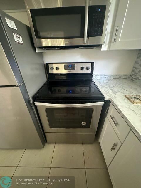 For Rent: $1,600 (1 beds, 1 baths, 703 Square Feet)