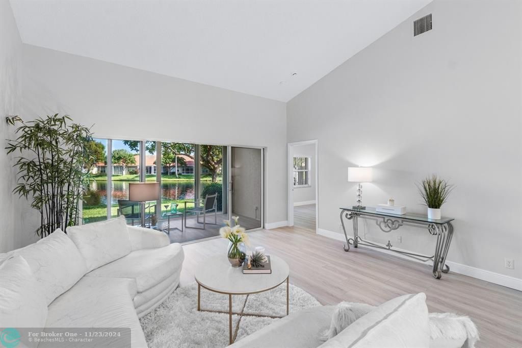 Active With Contract: $439,000 (2 beds, 2 baths, 1616 Square Feet)