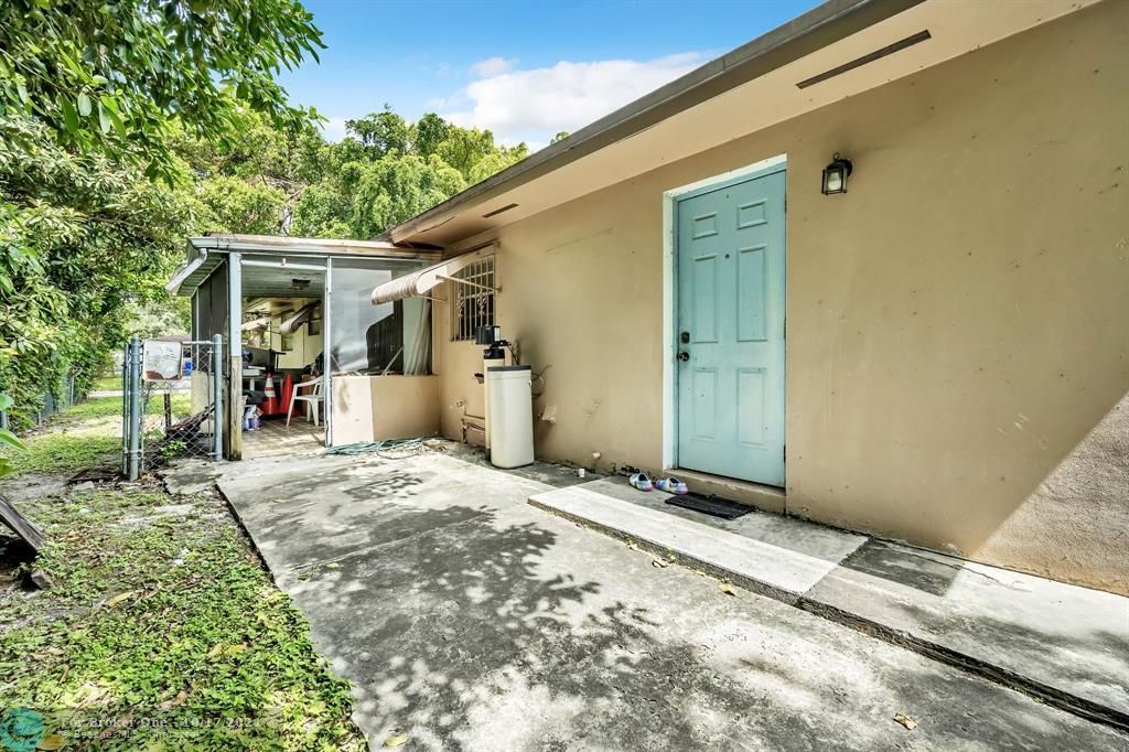 For Sale: $495,000 (3 beds, 2 baths, 1595 Square Feet)