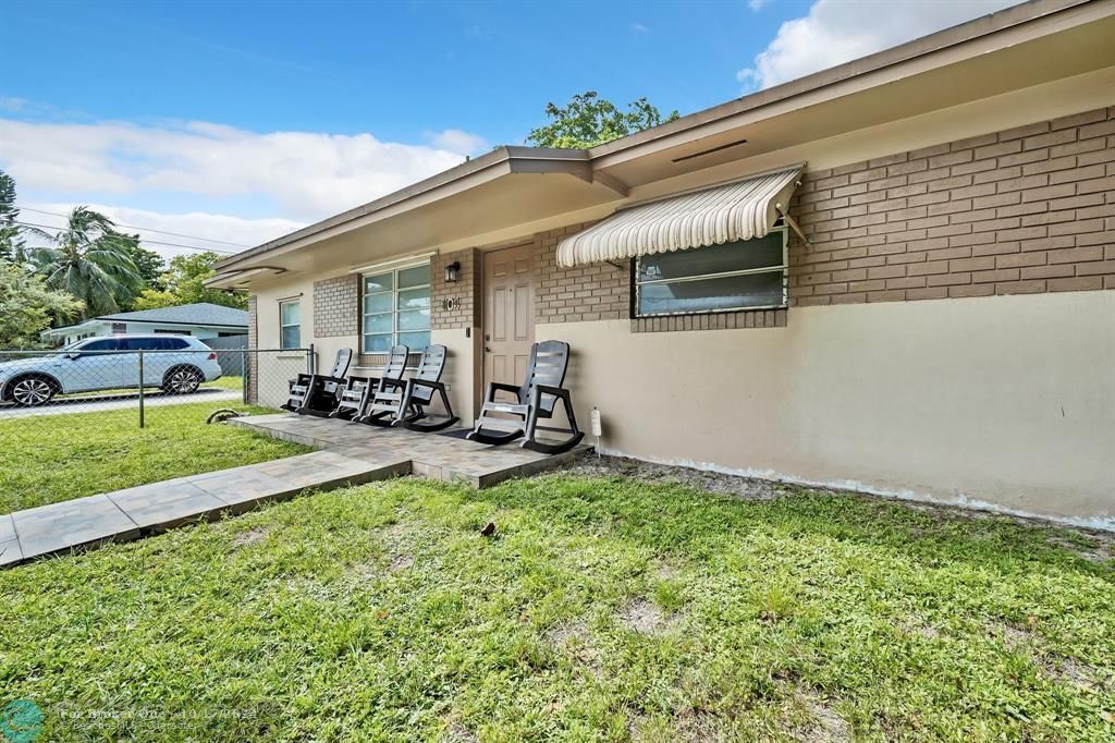 For Sale: $495,000 (3 beds, 2 baths, 1595 Square Feet)