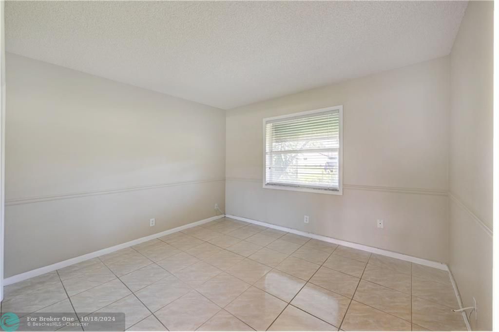 For Rent: $4,700 (3 beds, 2 baths, 1865 Square Feet)