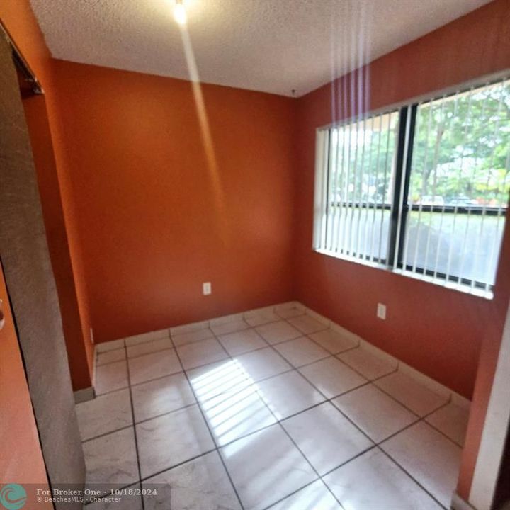 For Rent: $2,100 (2 beds, 2 baths, 970 Square Feet)