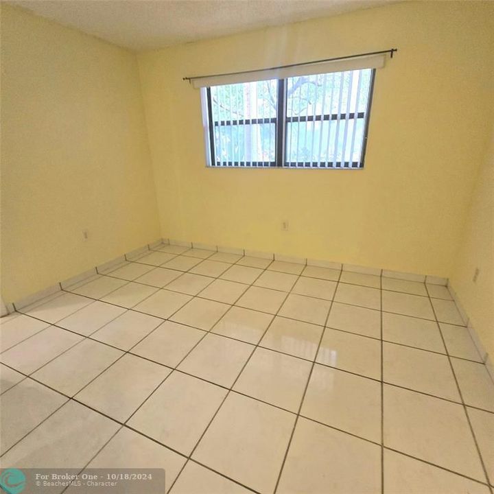 For Rent: $2,100 (2 beds, 2 baths, 970 Square Feet)