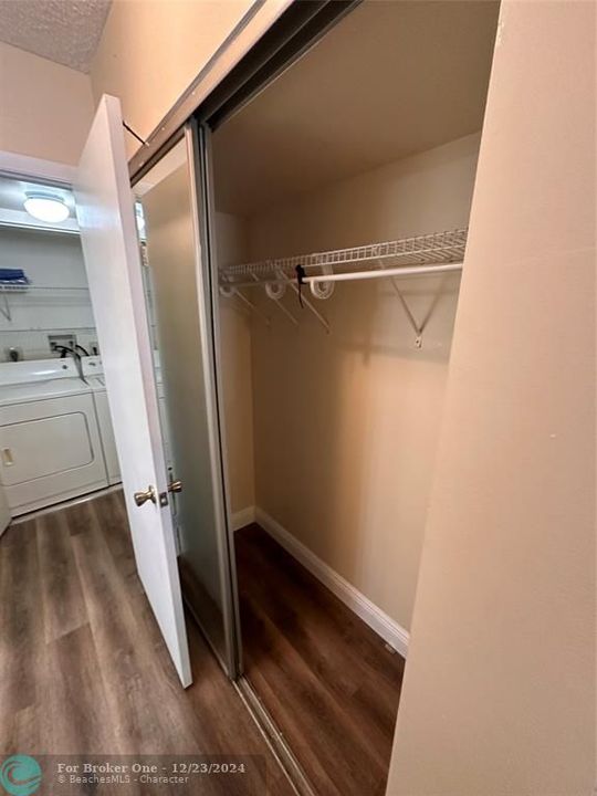 Active With Contract: $2,200 (2 beds, 2 baths, 1097 Square Feet)