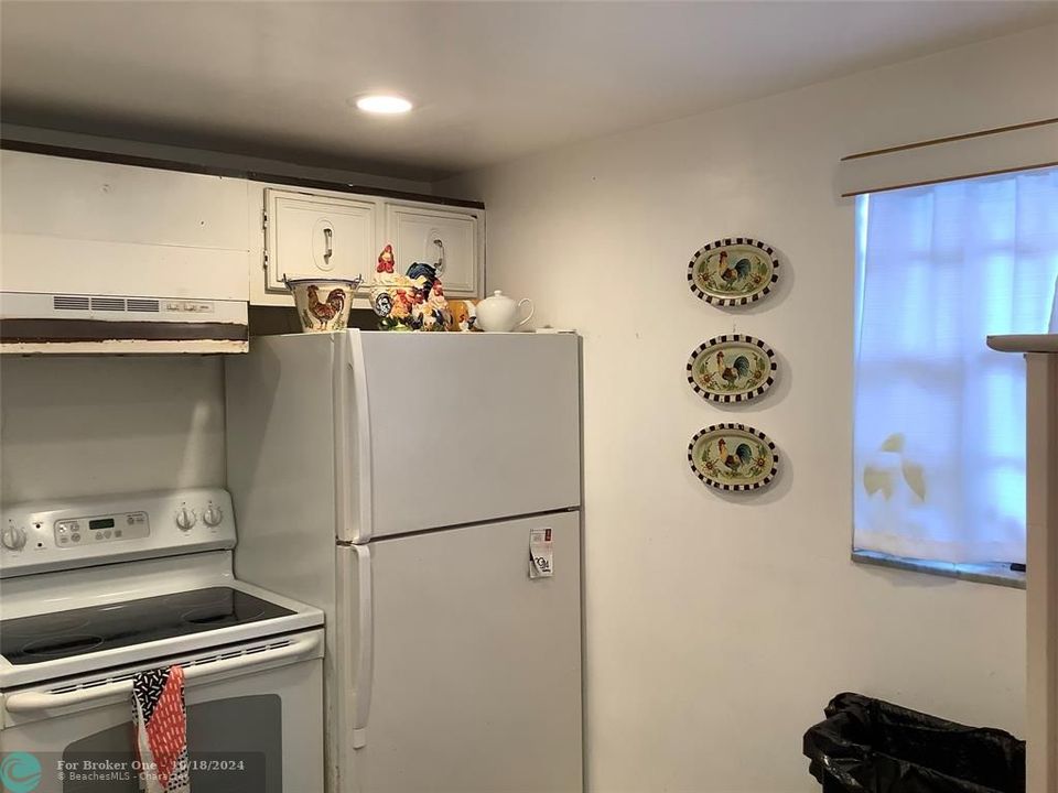 For Sale: $142,000 (2 beds, 2 baths, 982 Square Feet)