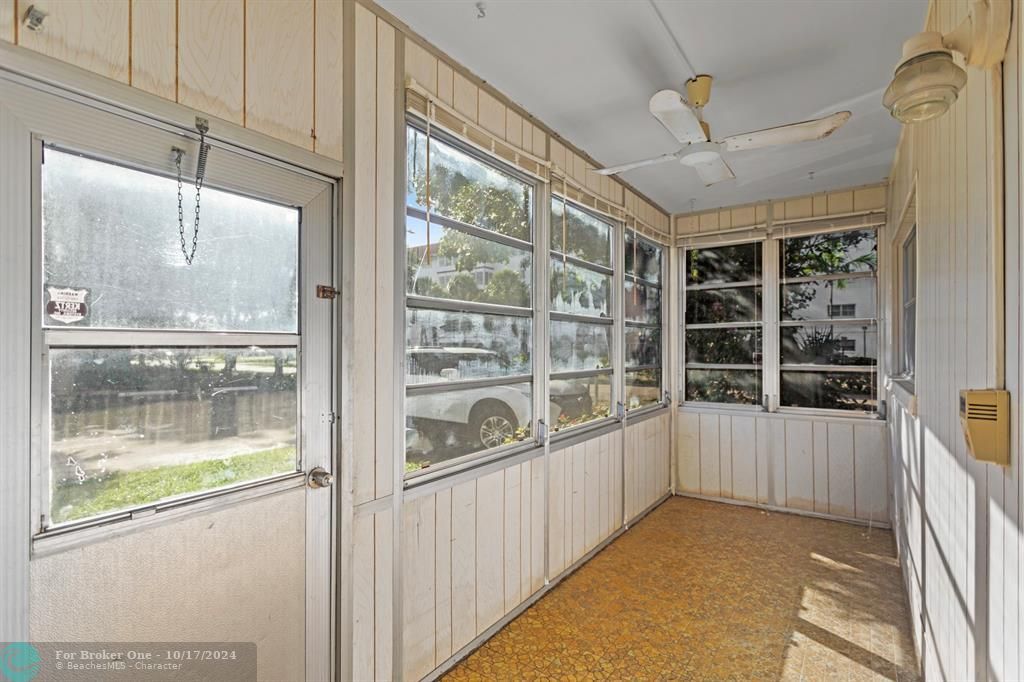 For Sale: $124,000 (2 beds, 2 baths, 1296 Square Feet)