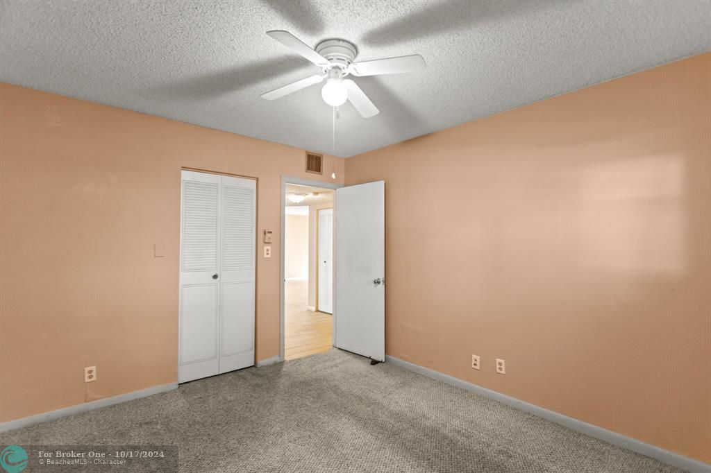 For Sale: $124,000 (2 beds, 2 baths, 1296 Square Feet)