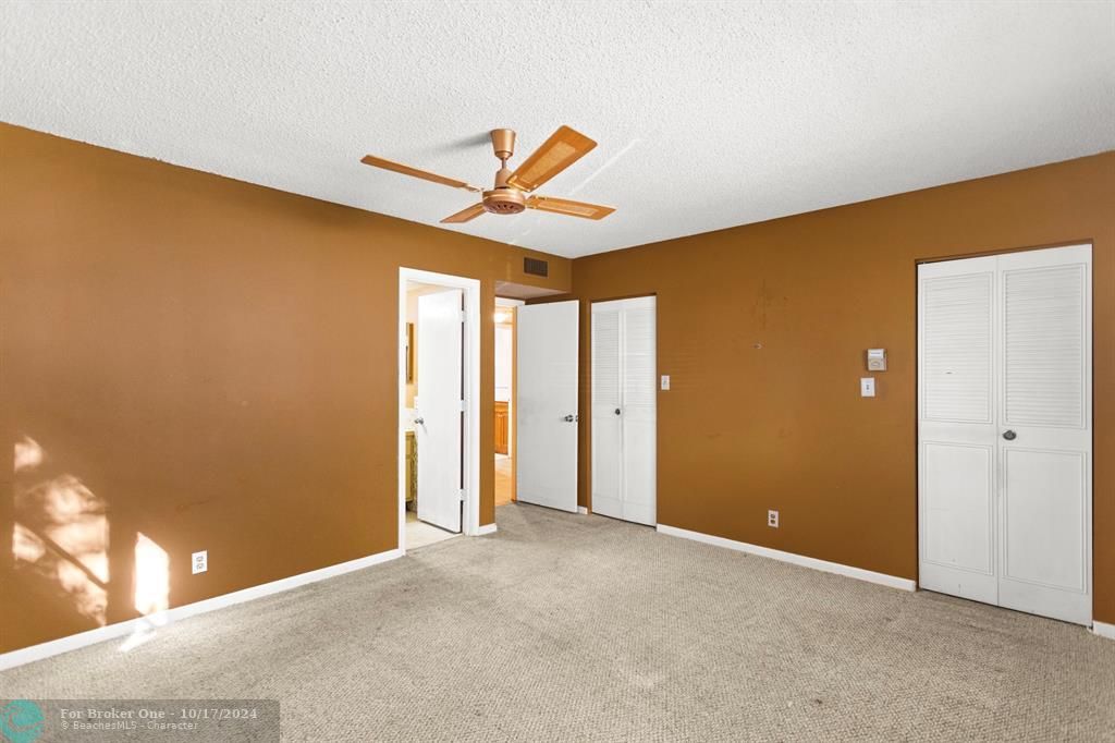 For Sale: $124,000 (2 beds, 2 baths, 1296 Square Feet)