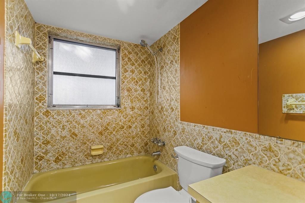 For Sale: $124,000 (2 beds, 2 baths, 1296 Square Feet)