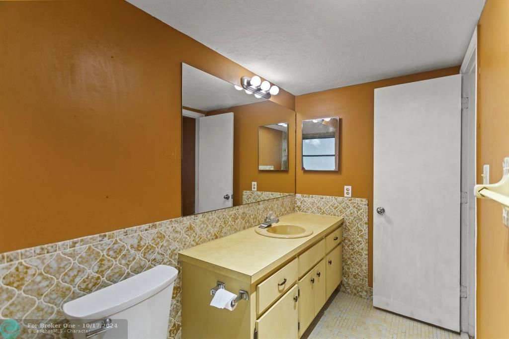 For Sale: $124,000 (2 beds, 2 baths, 1296 Square Feet)