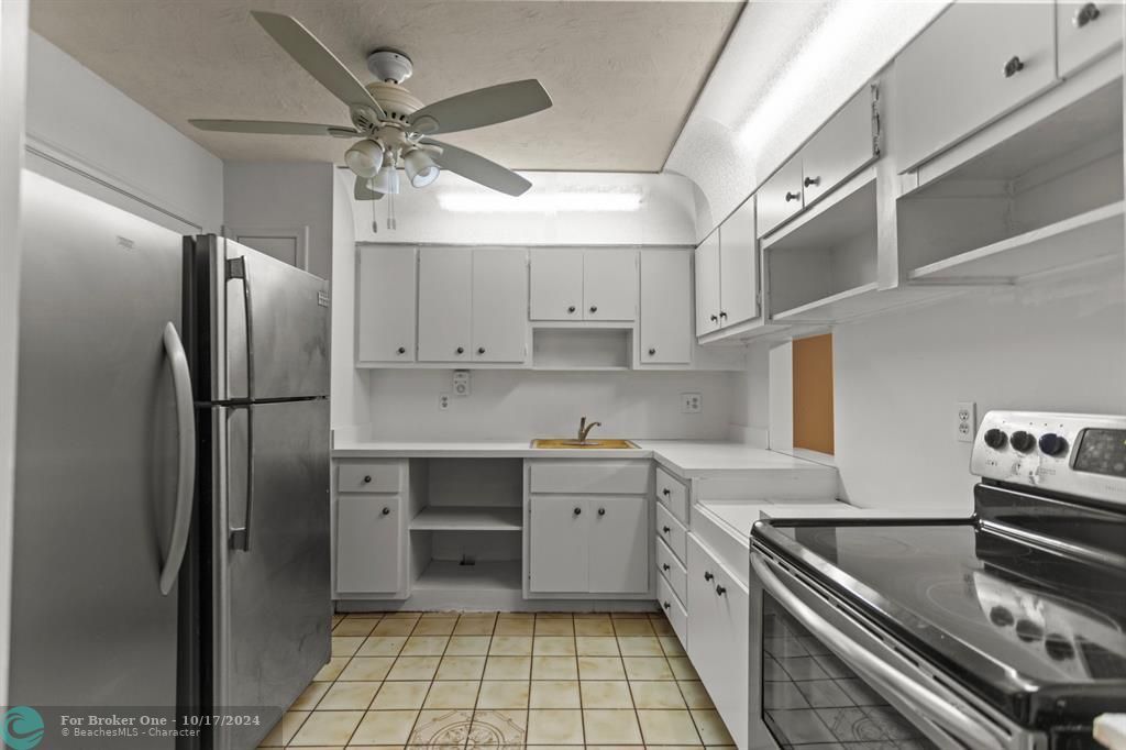 For Sale: $124,000 (2 beds, 2 baths, 1296 Square Feet)