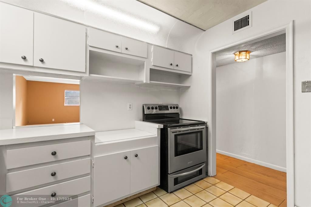 For Sale: $124,000 (2 beds, 2 baths, 1296 Square Feet)