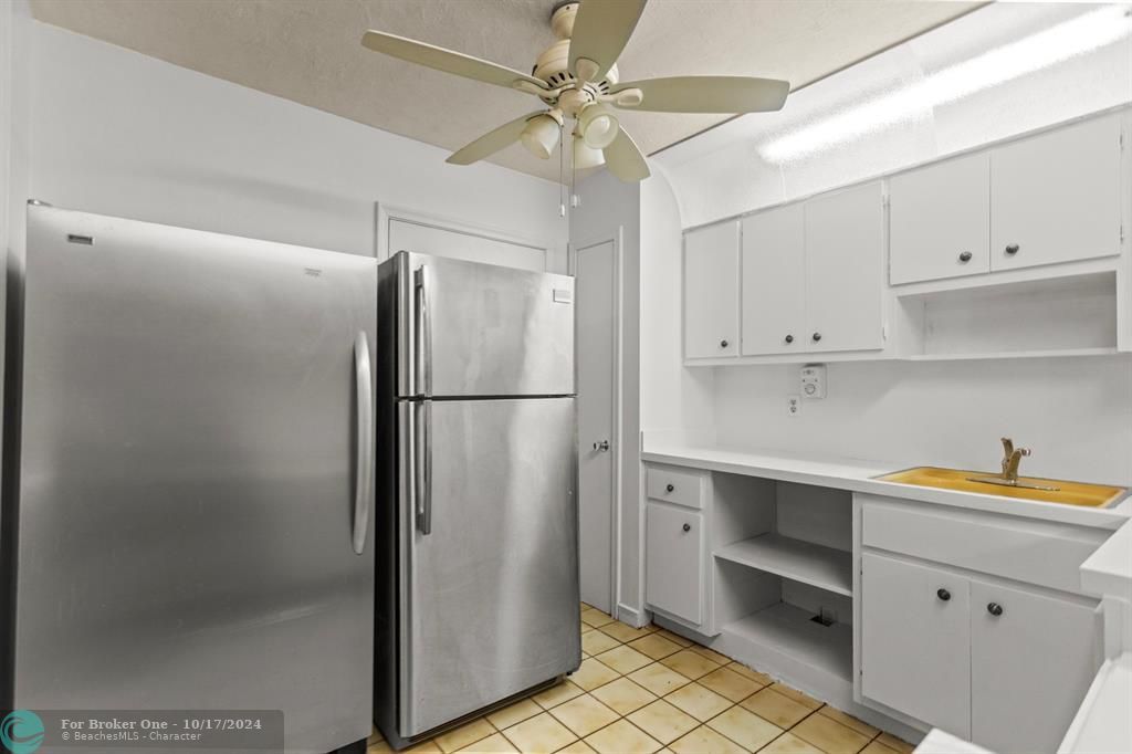 For Sale: $124,000 (2 beds, 2 baths, 1296 Square Feet)