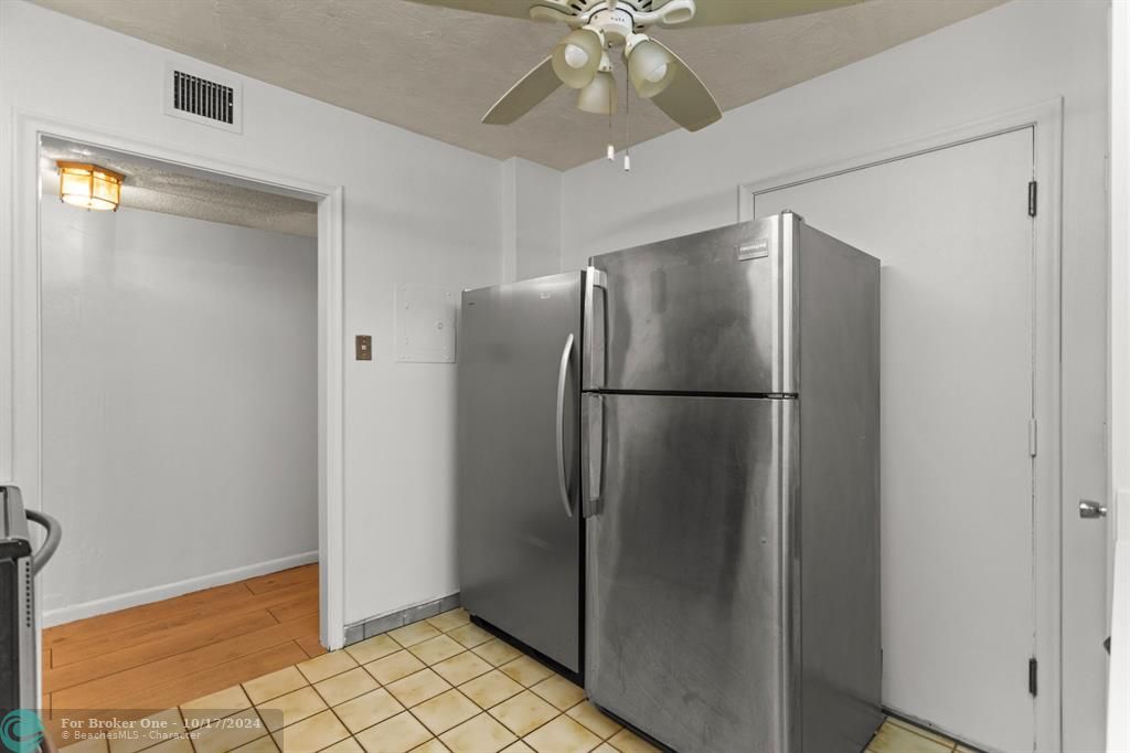 For Sale: $124,000 (2 beds, 2 baths, 1296 Square Feet)