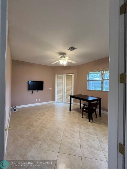 For Rent: $3,000 (2 beds, 2 baths, 1400 Square Feet)