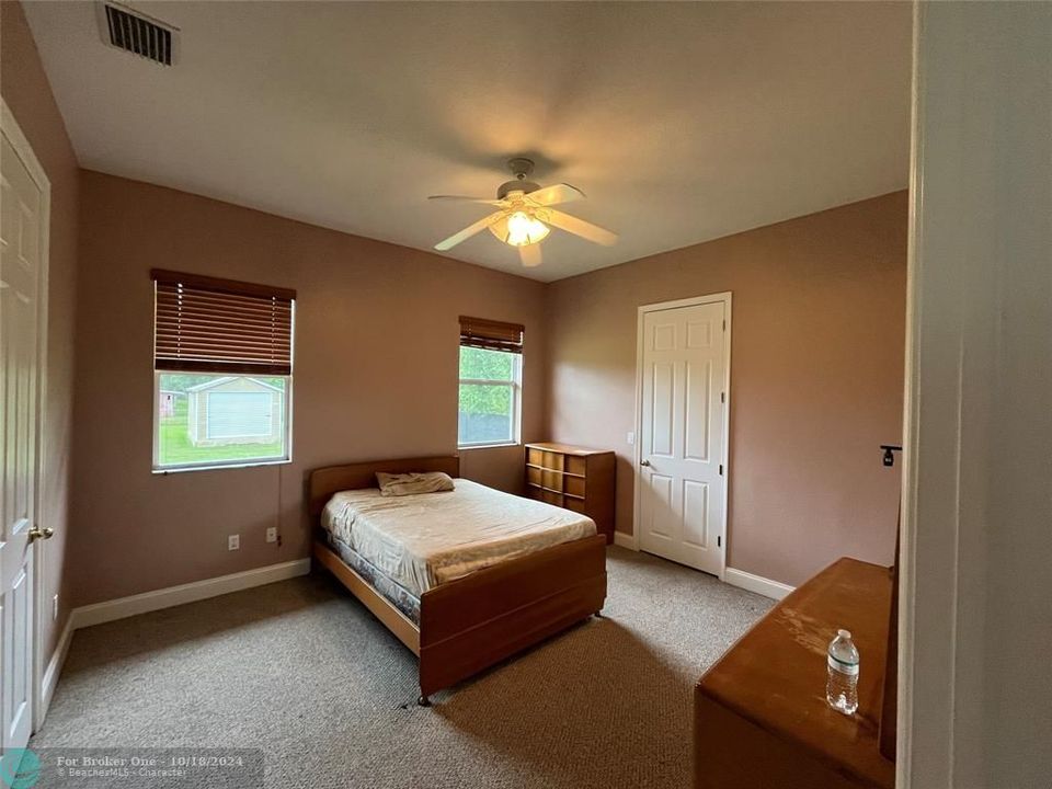 For Rent: $3,000 (2 beds, 2 baths, 1400 Square Feet)