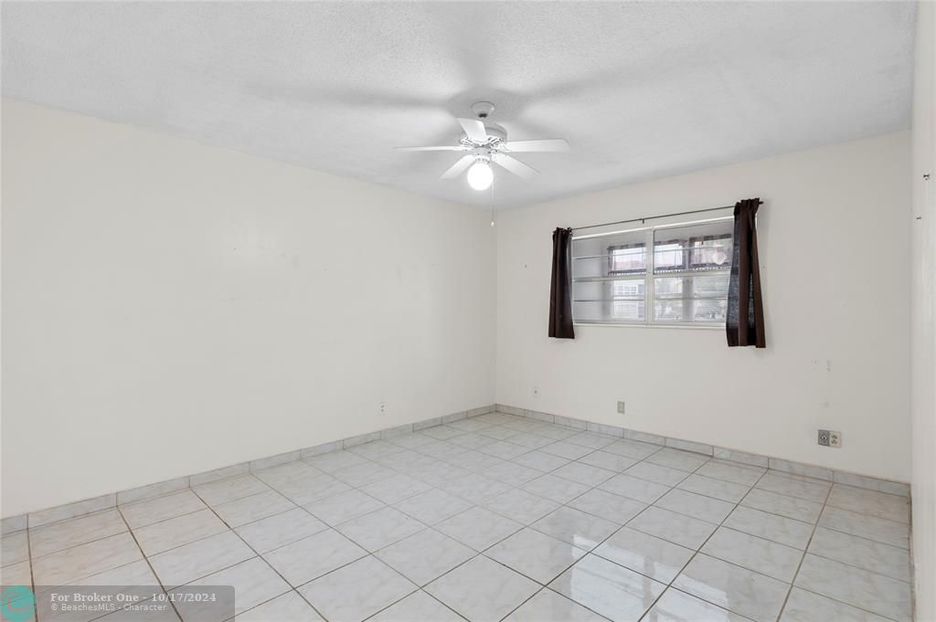 For Sale: $84,900 (1 beds, 1 baths, 684 Square Feet)