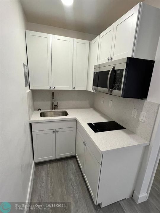 For Rent: $1,375 (1 beds, 1 baths, 1751 Square Feet)