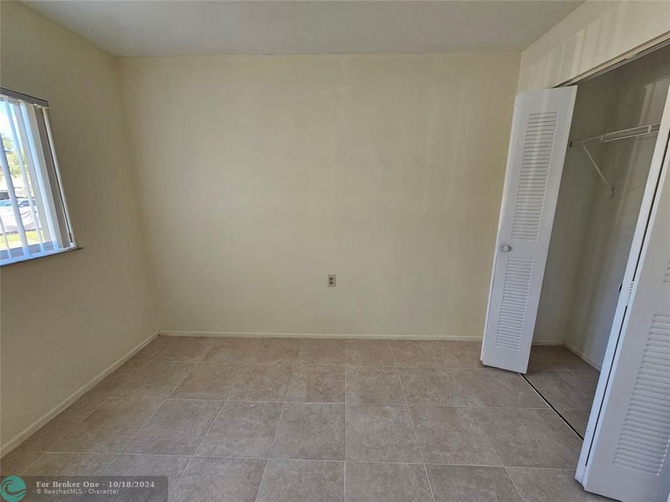 For Sale: $175,000 (2 beds, 1 baths, 708 Square Feet)